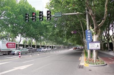“辦好一個(gè)會(huì)，提升一座城”給市民帶來(lái)滿滿獲得感：“這樣的改變，我們驚喜；這樣的鄭州，我們喜歡！”